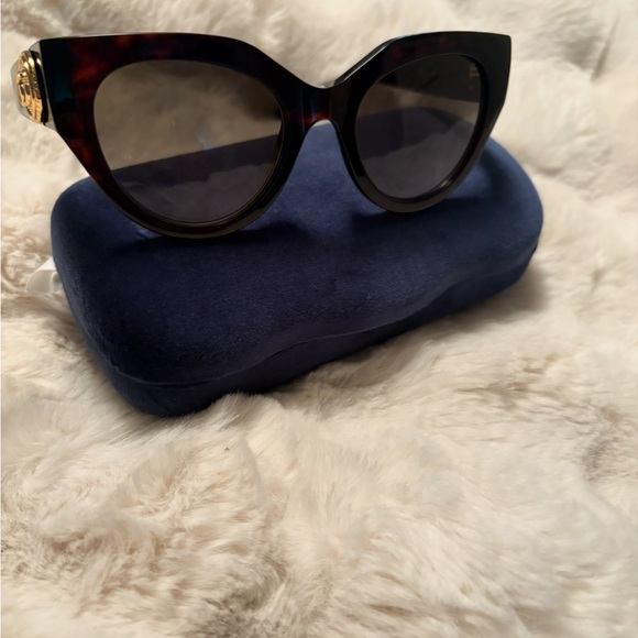 Authentic GUCCI Cateye Tortoise Shell Sunglasses - Picture 1 of 6